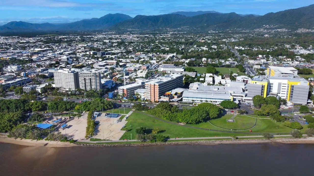 Zion Escapes Cairns City Waters Edge Family Apartment